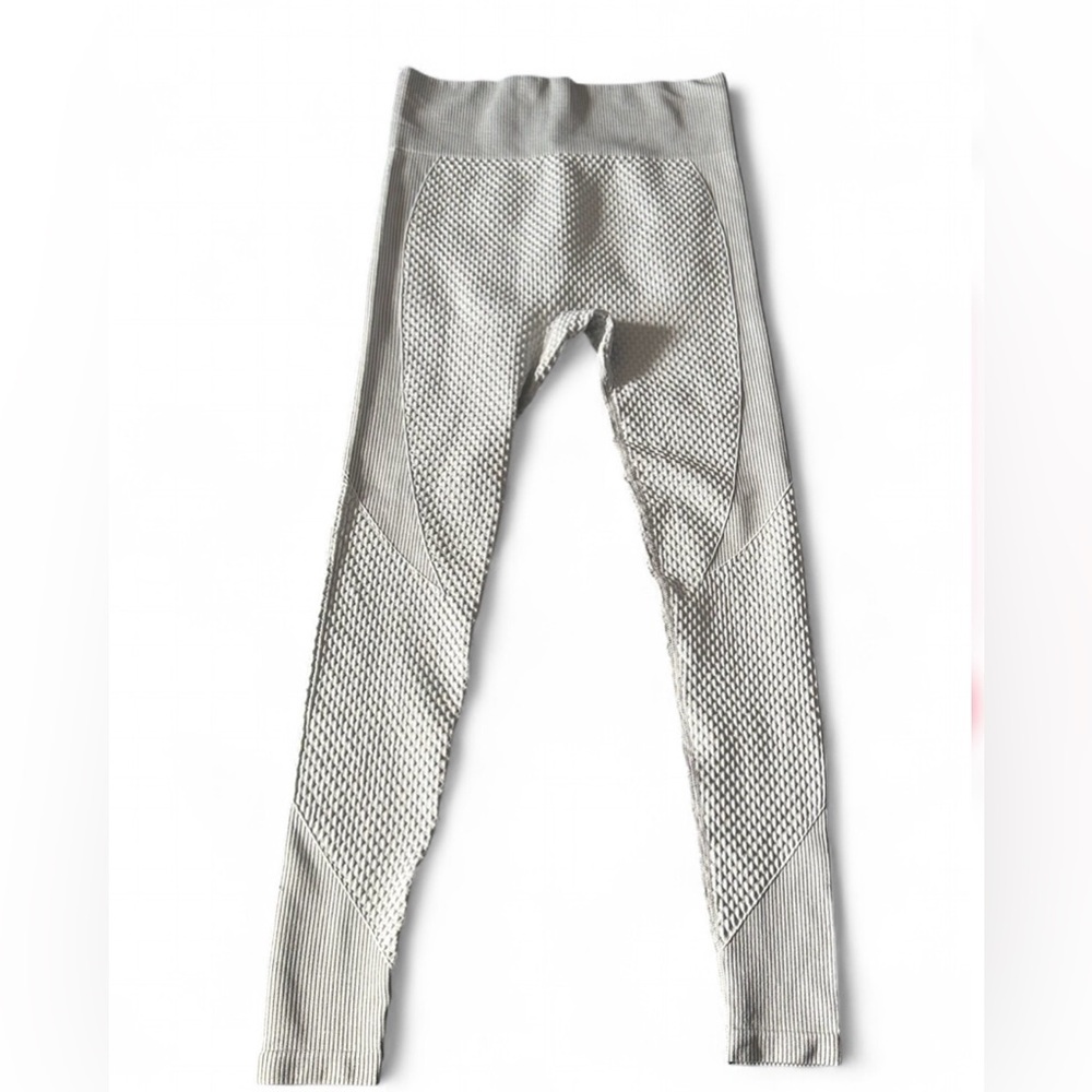 Gray Textured Two-Piece Set - Picture 2 of 7